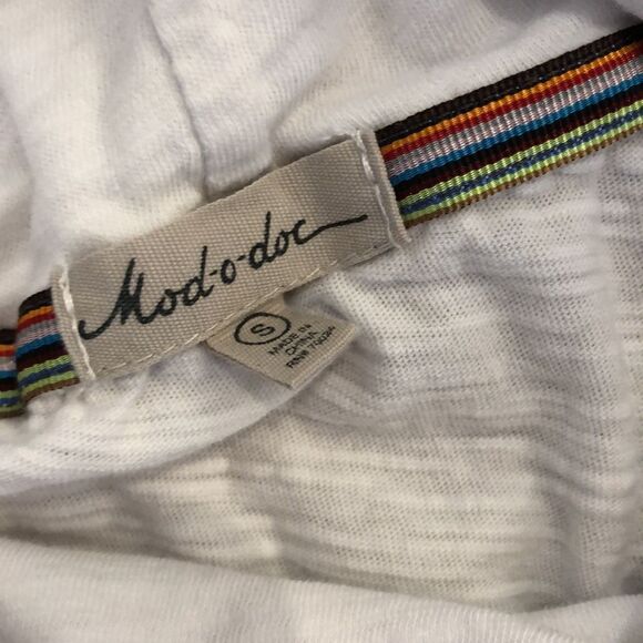 Mod-o-doc White Turtleneck with Layered Detail (S) - Picture 3 of 5